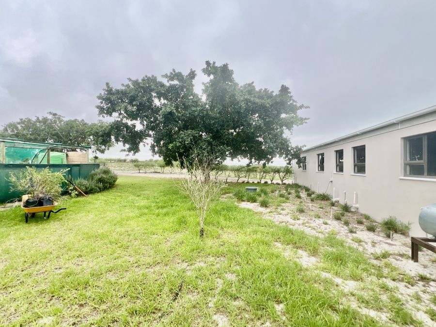 10 Bedroom Property for Sale in Hartebeesfontein Western Cape